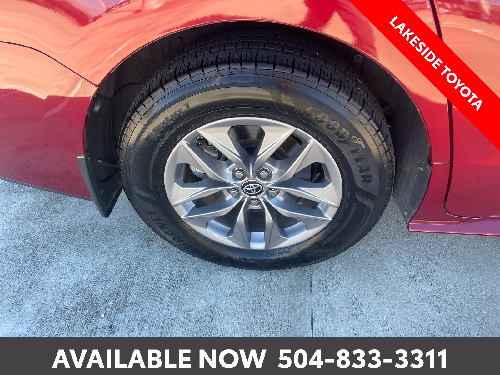 Used 2023 Toyota Sienna XLE FWD image 11