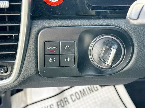 Used 2023 Porsche Cayenne AWD/4WD image 11