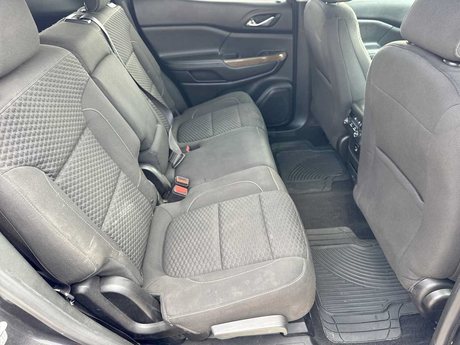 Used 2017 GMC Acadia SLE FWD image 19