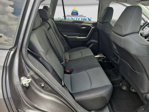 Used 2022 Toyota RAV4 XLE AWD/4WD image 26