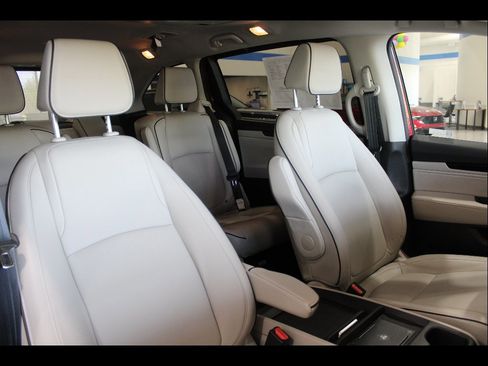 Certified 2025 Honda Odyssey Touring image 19