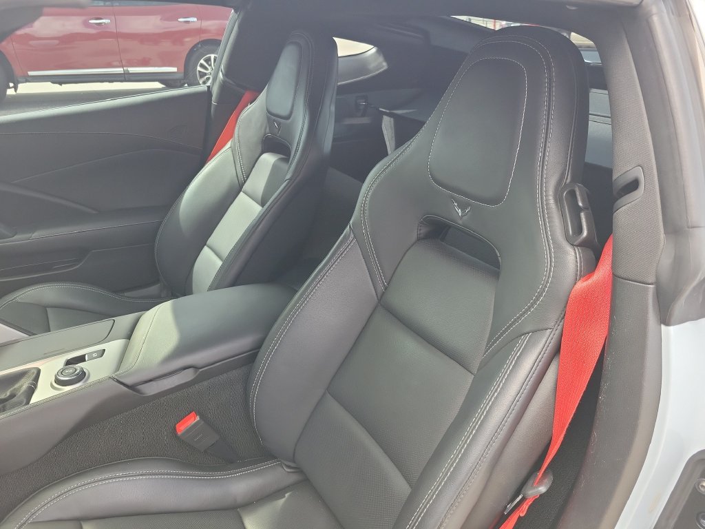 Used 2018 Chevrolet Corvette Z06 RWD image 9