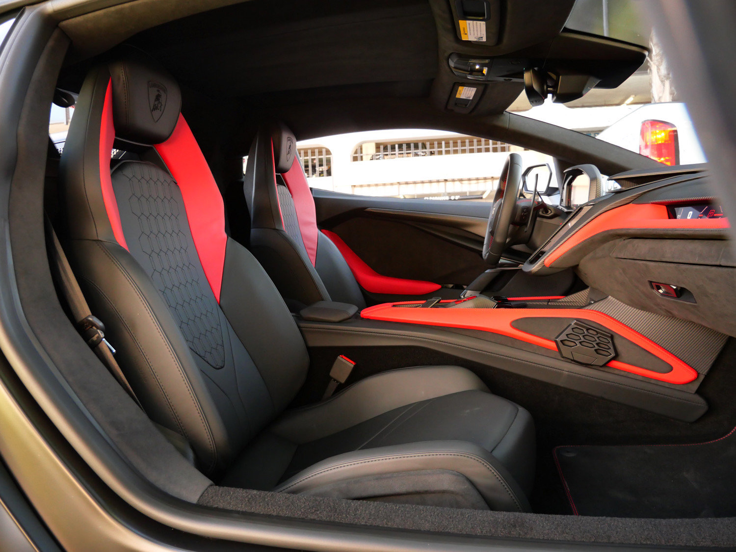 Used 2024 Lamborghini Revuelto AWD/4WD image 8