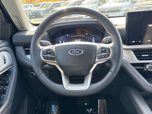 New 2026 Ford Explorer Active RWD image 26