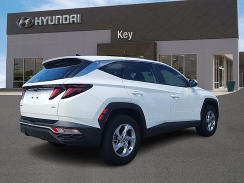 Used 2023 Hyundai Tucson SE AWD/4WD image 4