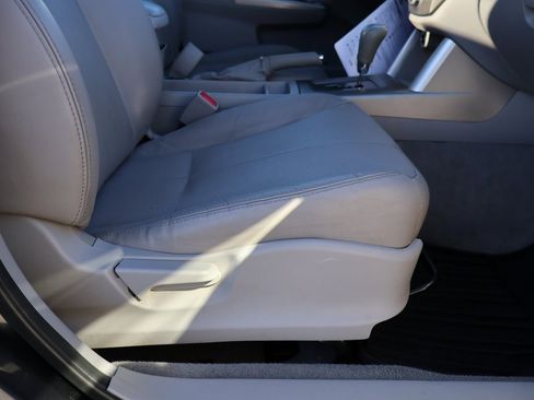 Used 2010 Subaru Forester 2.5X Limited image 10