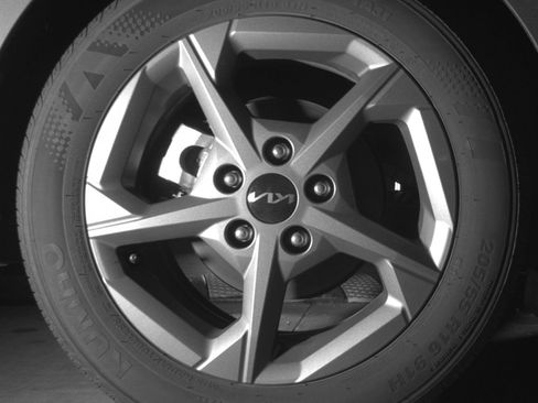 Used 2025 Kia K4 FWD image 18