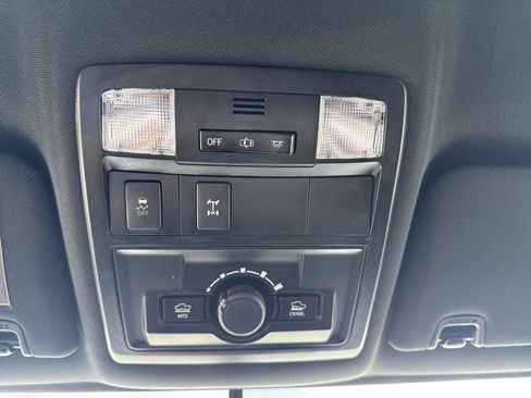 Used 2017 Toyota Tacoma TRD Off-Road w/ Tow Package (A/T) AWD/4WD image 32