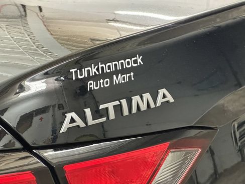 Used 2024 Nissan Altima 2.5 SV FWD image 16