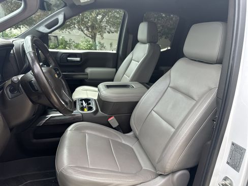 Used 2019 Chevrolet Silverado 1500 LTZ AWD/4WD image 14