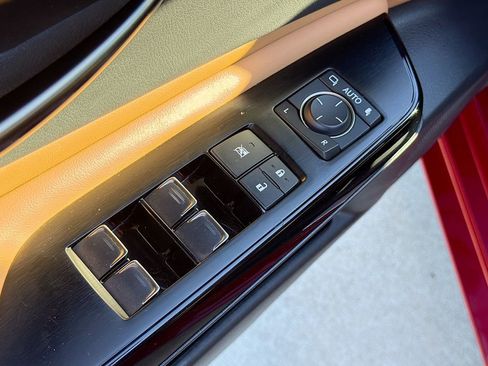 Used 2023 Lexus ES 350 w/ Premium Package image 19