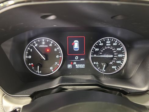 Used 2025 Subaru Outback Premium AWD/4WD image 3
