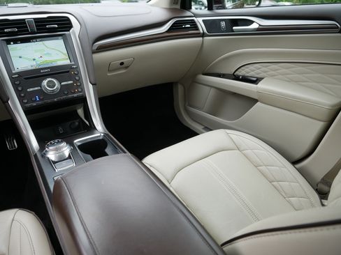 Used 2018 Ford Fusion Platinum AWD/4WD image 11