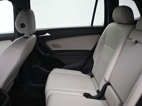 Used 2021 Volkswagen Tiguan SE R-Line AWD/4WD image 9