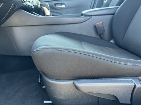 Used 2024 Nissan Sentra SV FWD image 12