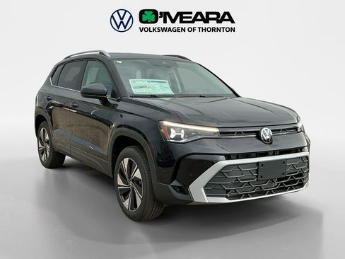 New 2025 Volkswagen Taos SE image 7