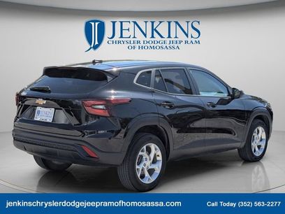 Used 2024 Chevrolet Trax LS w/ LS Convenience Package