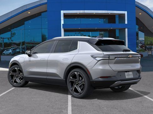 New 2026 Chevrolet Equinox EV LT image 32