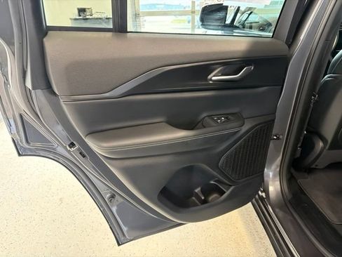Used 2023 Jeep Grand Cherokee Altitude AWD/4WD image 44