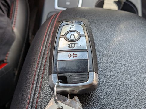Used 2025 Ford Escape ST-Line AWD/4WD image 33