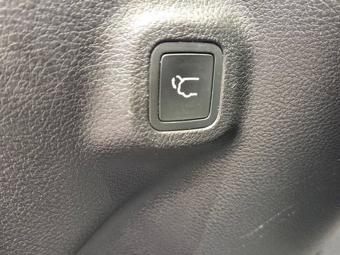 Used 2018 Jeep Compass Limited w/ Navigation Group AWD/4WD image 12
