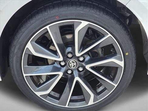 Used 2020 Toyota Corolla SE FWD image 3