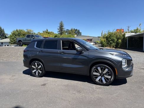 Used 2025 Mitsubishi Outlander SE AWD/4WD image 7