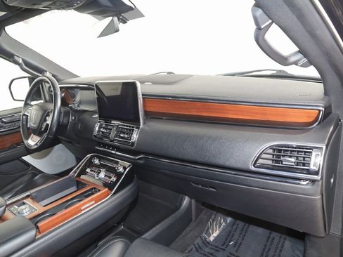 Used 2021 Lincoln Navigator Reserve w/ Luxury Package image 48