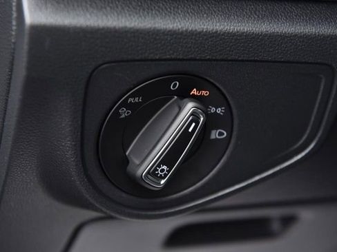 Certified 2023 Volkswagen Atlas Cross Sport SE w/ Panoramic Sunroof Package image 11