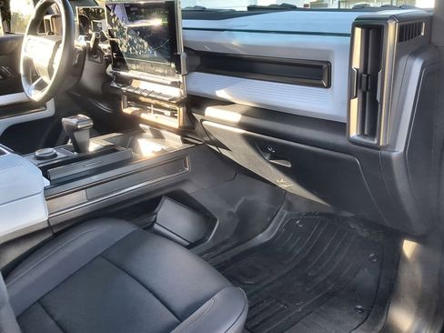 Used 2025 GMC Hummer EV 3X image 30