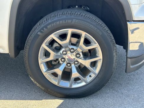 Used 2015 GMC Sierra 1500 SLT w/ SLT Crew Cab Value Package AWD/4WD image 9