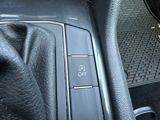 Used 2019 Volkswagen Tiguan S FWD image 10