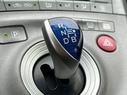 Used 2015 Toyota Prius Two image 26