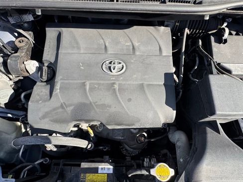 Used 2016 Toyota Sienna XLE image 39