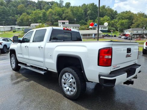 Used 2016 GMC Sierra 2500 Denali w/ Duramax Plus Package AWD/4WD image 4