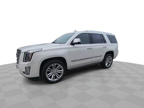 Used 2017 Cadillac Escalade Premium Luxury w/ LPO, Radiant Package image 4