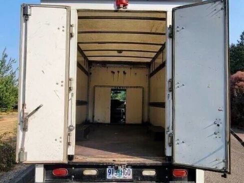 Used 2015 Ford E-350 and Econoline 350 Super Duty w/ Power Windows & Locks Group image 18