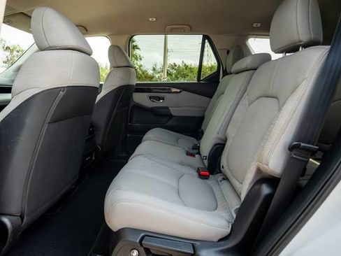 Certified 2023 Honda Pilot LX image 9
