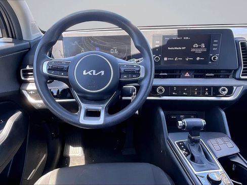 Used 2023 Kia Sportage LX FWD image 5