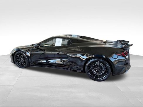 Used 2025 Chevrolet Corvette Z06 RWD image 9