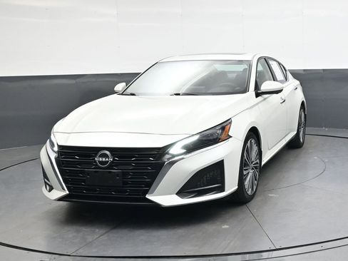 Used 2023 Nissan Altima 2.5 SL image 9