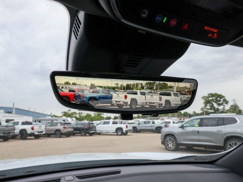 New 2026 GMC Acadia Denali w/ Super Cruise Package FWD image 32