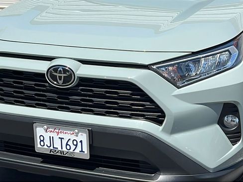 Used 2019 Toyota RAV4 XLE w/ All Weather Liner Package FWD image 3