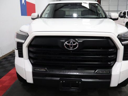 Used 2022 Toyota Tundra SR5 AWD/4WD image 4