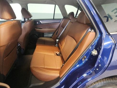 Used 2017 Subaru Outback 3.6R Touring image 17