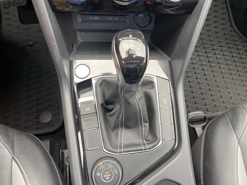 Certified 2022 Volkswagen Taos SEL w/ Panoramic Sunroof Package image 21