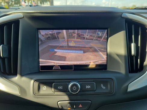 Used 2022 GMC Terrain SLE w/ Driver Convenience Package FWD image 10