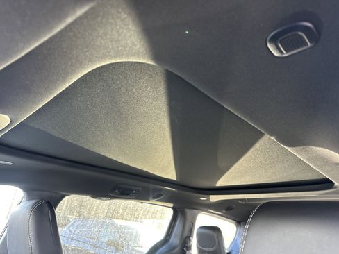 New 2026 Chrysler Pacifica Select w/ S Appearance Package image 14