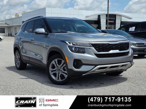 Used 2023 Kia Seltos S w/ Navigation Package FWD image 1