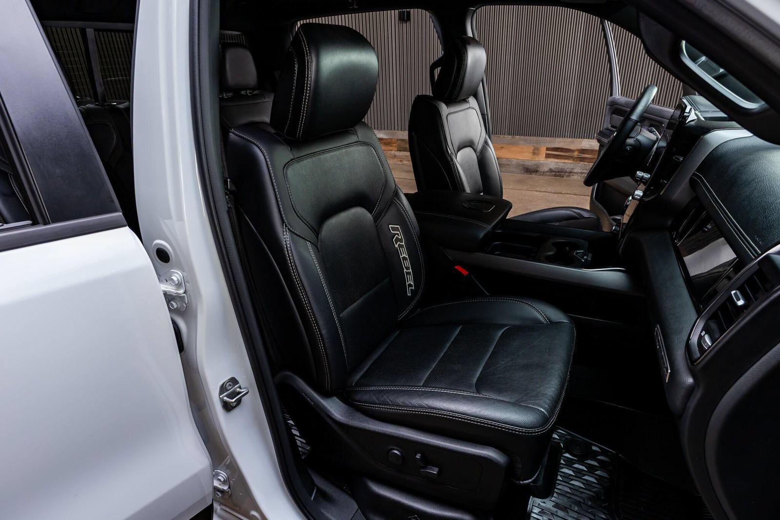 Used 2025 RAM 1500 Rebel w/ Rebel Level 2 Equipment Group AWD/4WD image 28